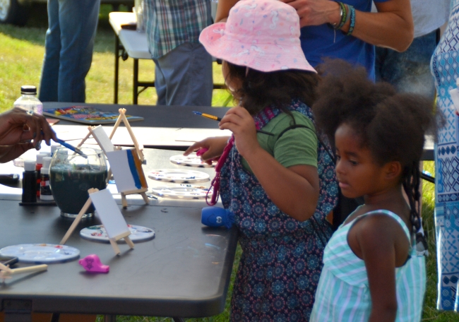 kids painting